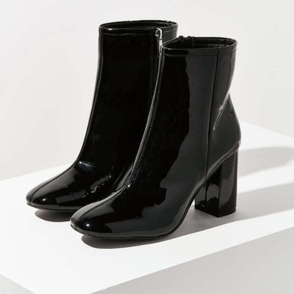 Sloane Seamed Patent Ankle Boot in Black